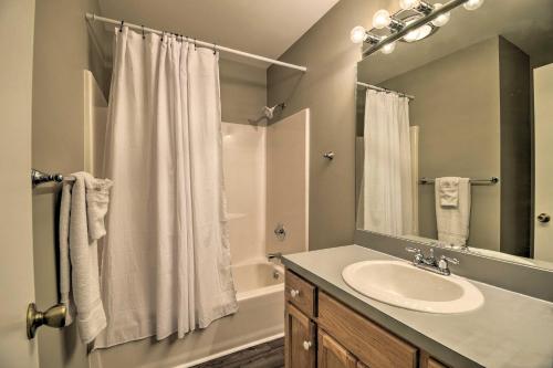 Steps to Sunset Beach Canal Front Home with Dock — 4-Star Luxury Hotel in Sunset Beach, United States