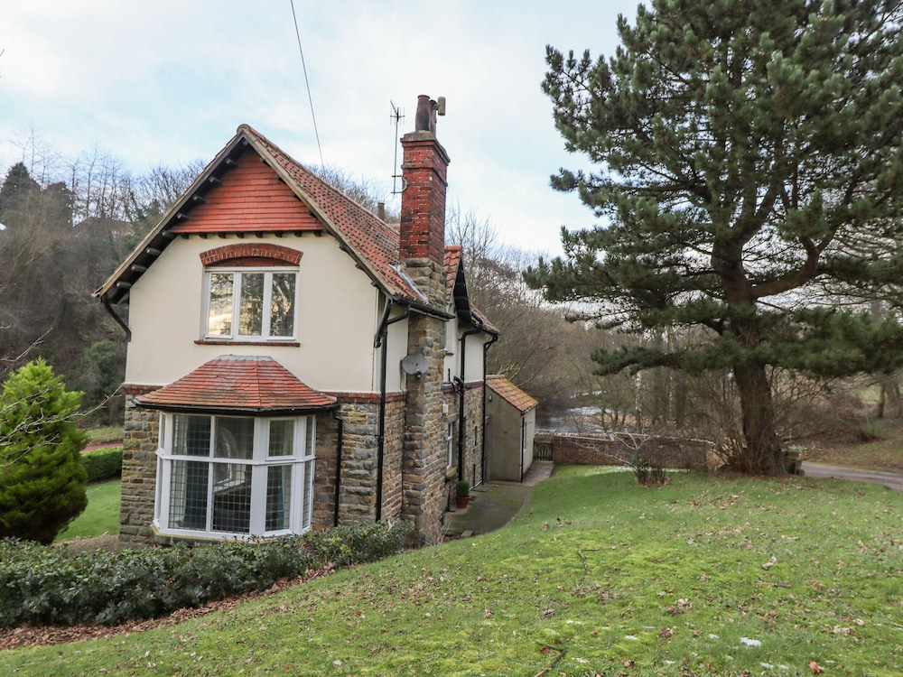 Butler's Cottage — 4-Star Luxury Hotel in Scarborough, United Kingdom