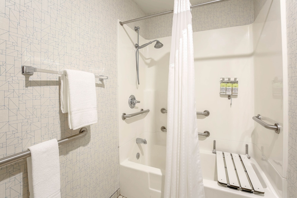 Holiday Inn Express Lancaster by IHG - photo 18