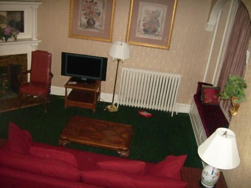 Windsor Inn Hotel - photo 17