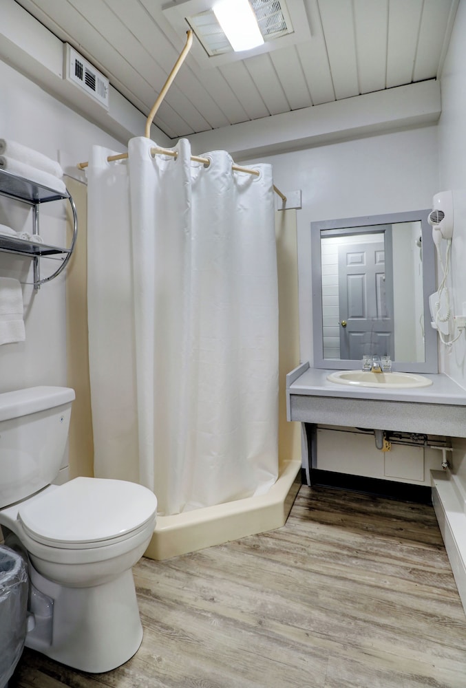 Canaan Motel - photo 35