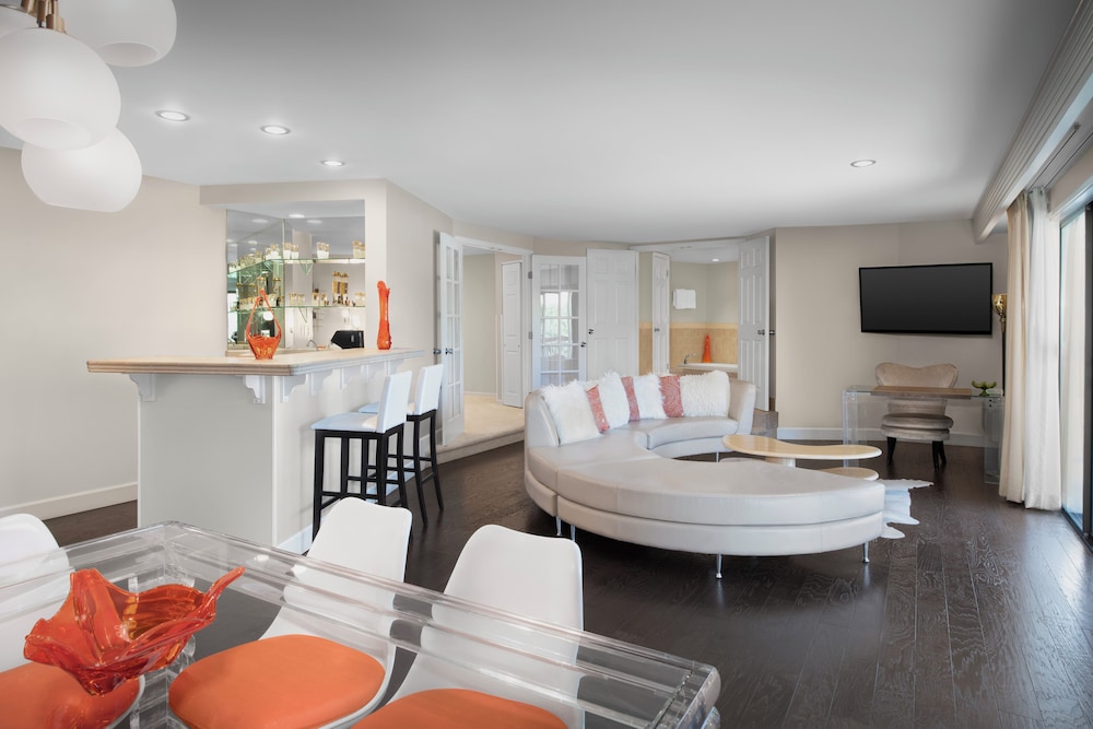 Ashland Hills Hotel & Suites - photo 36