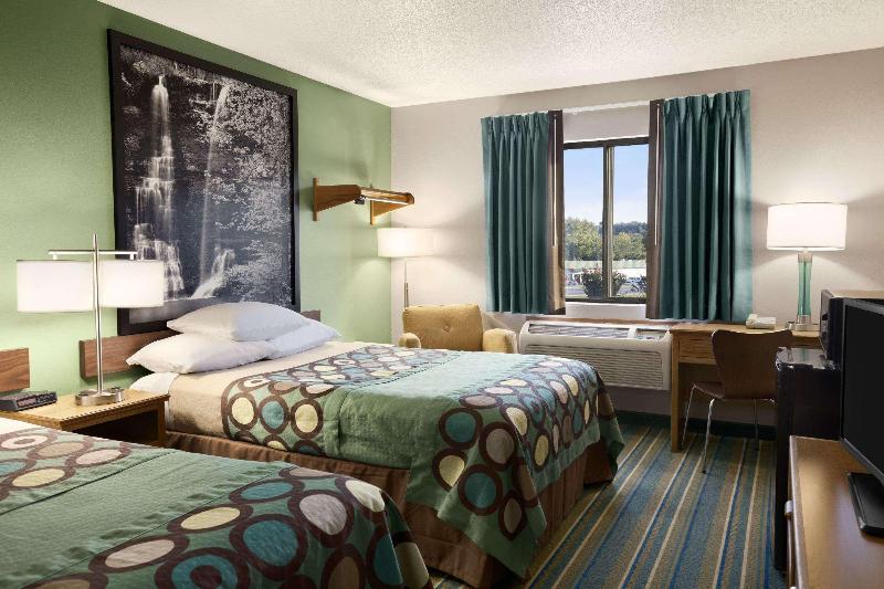 Super 8 by Wyndham Batesville — Batesville — photo 4