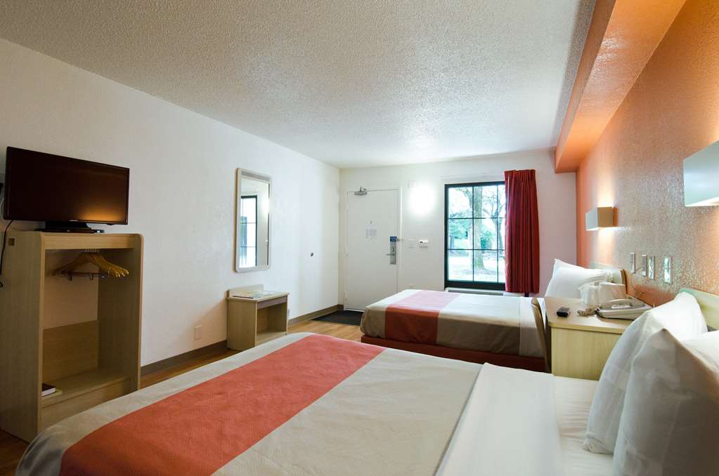 Motel 6 Frederick MD Fort Detrick - photo 9
