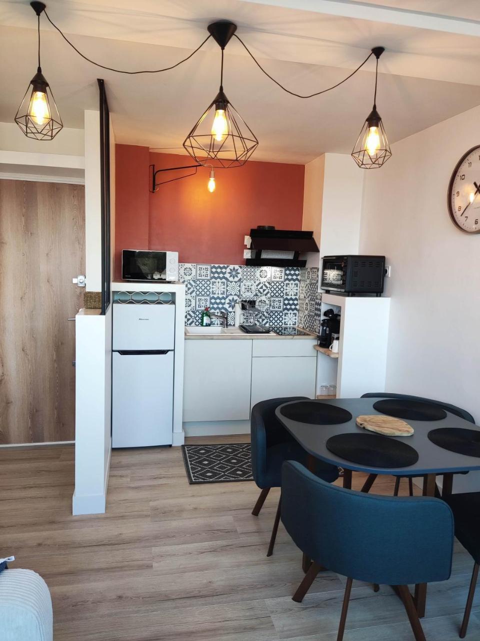 Les Lavandes Parfait Pour Le Thermalisme — hotel in Balaruc-Les-Bains