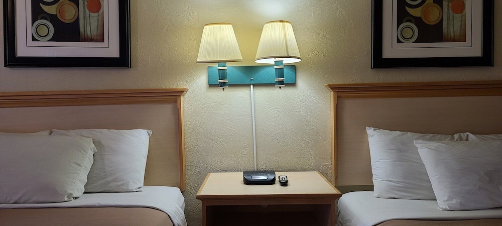 Economy Inn Reedsport - photo 6
