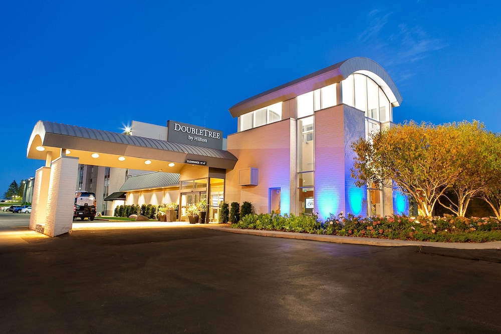 DoubleTree by Hilton Roseville Minneapolis in Roseville, United States