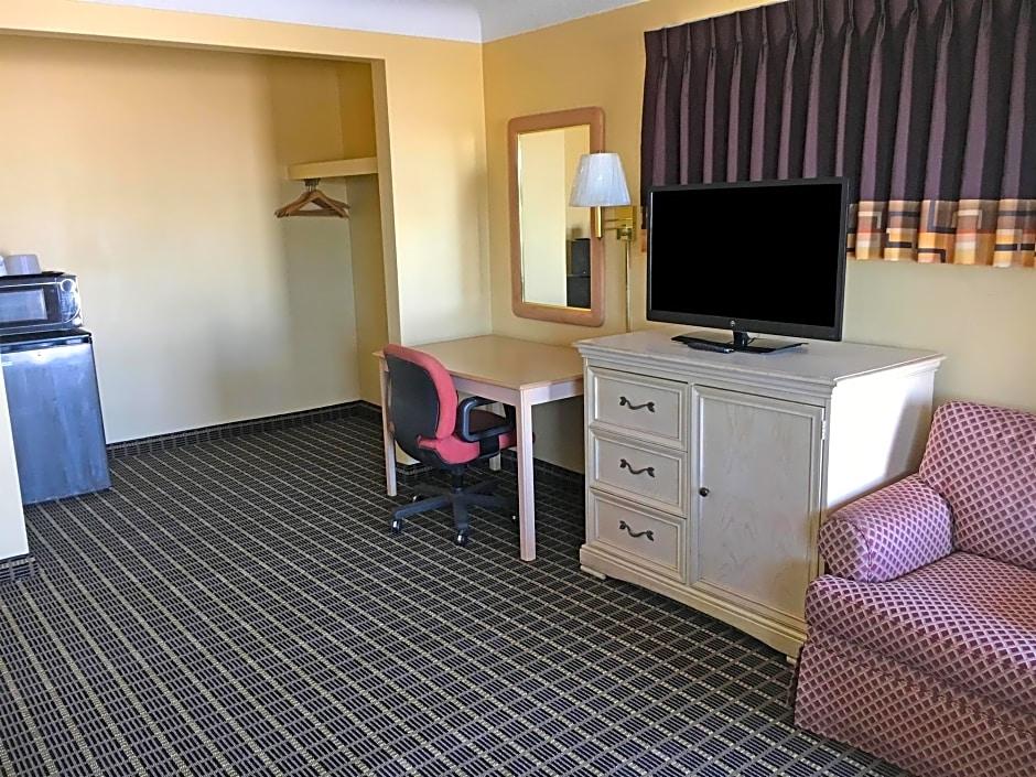 Americas Best Value Inn & Suites East Toledo Millbury - photo 14