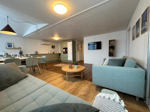 Illu Rental Green House with Iceberg view — 4-Star Luxury Hotel in Ilulissat, Greenland