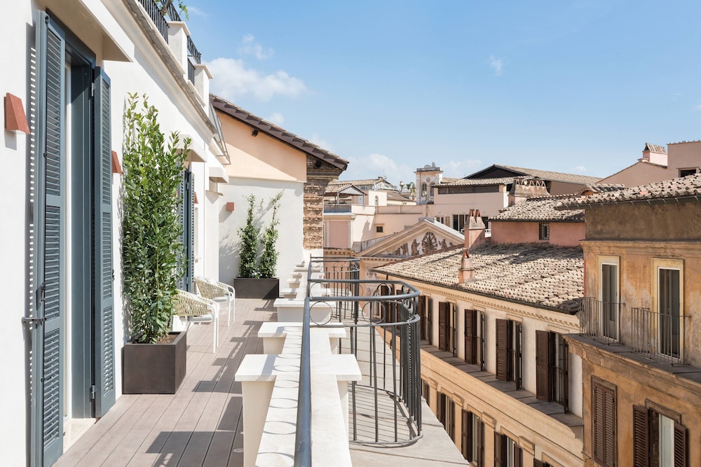 The Pantheon Iconic Rome Hotel Autograph Collection — 5-Star Luxury Hotel in Rome, Italy