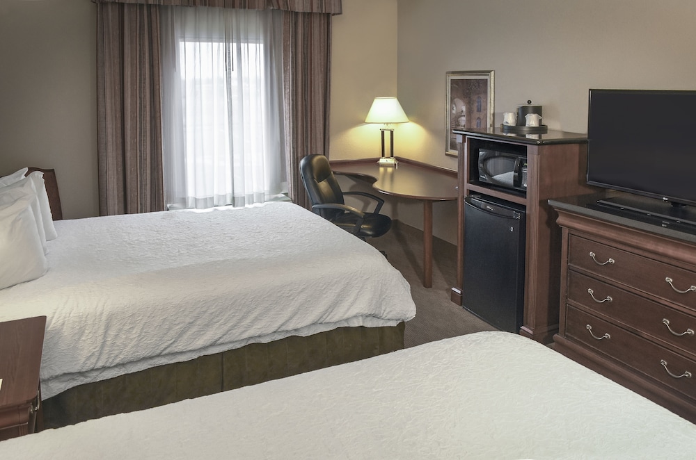 Hampton Inn & Suites Youngstown Canfield - photo 16