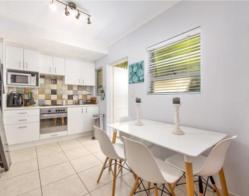 1 Bedroomed Serendipity Cottage West Beach Cape Town