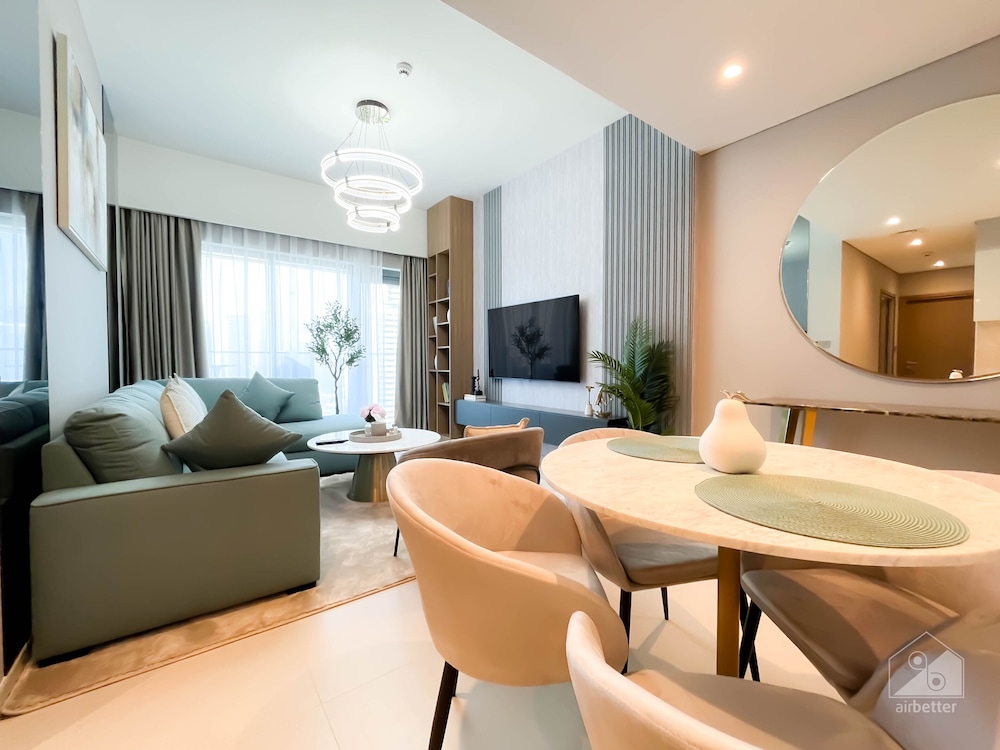 Luxury Burj Royale Burj Khalifa & Fountain view — 4-Star Luxury Hotel in Dubai, United Arab Emirates