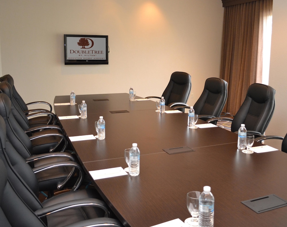 Doubletree by Hilton Houston Hobby Airport - photo 57