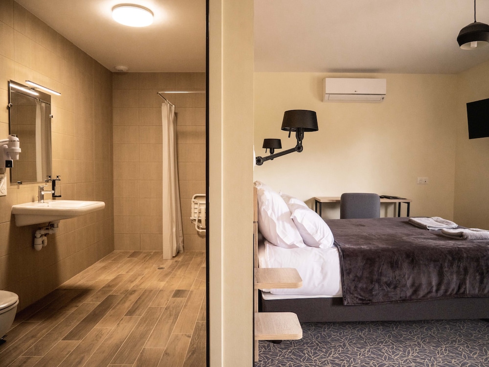 Logis Hotel Le Saint Pierre — hotel in Moncoutant