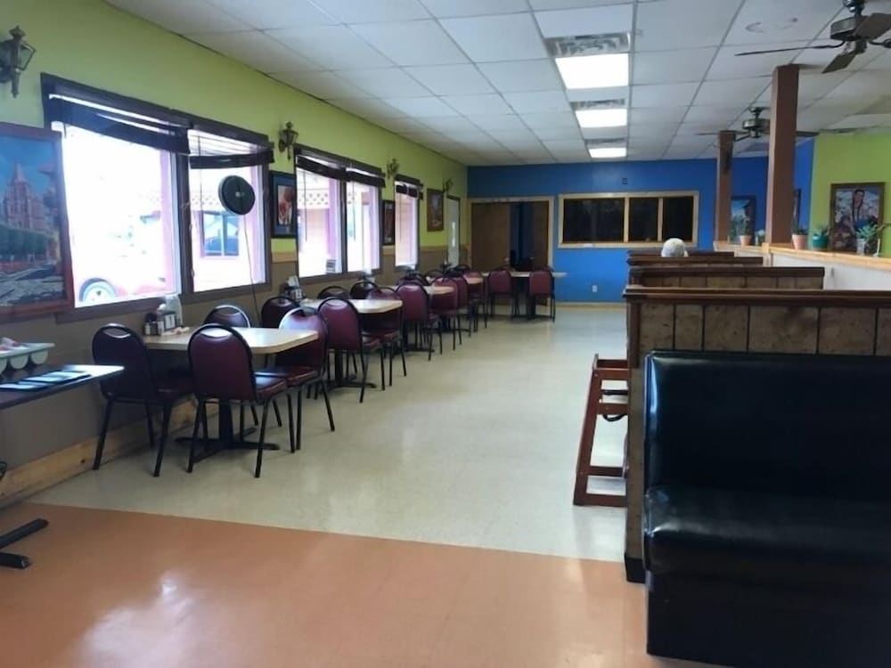 Super 54 Inn - photo 25