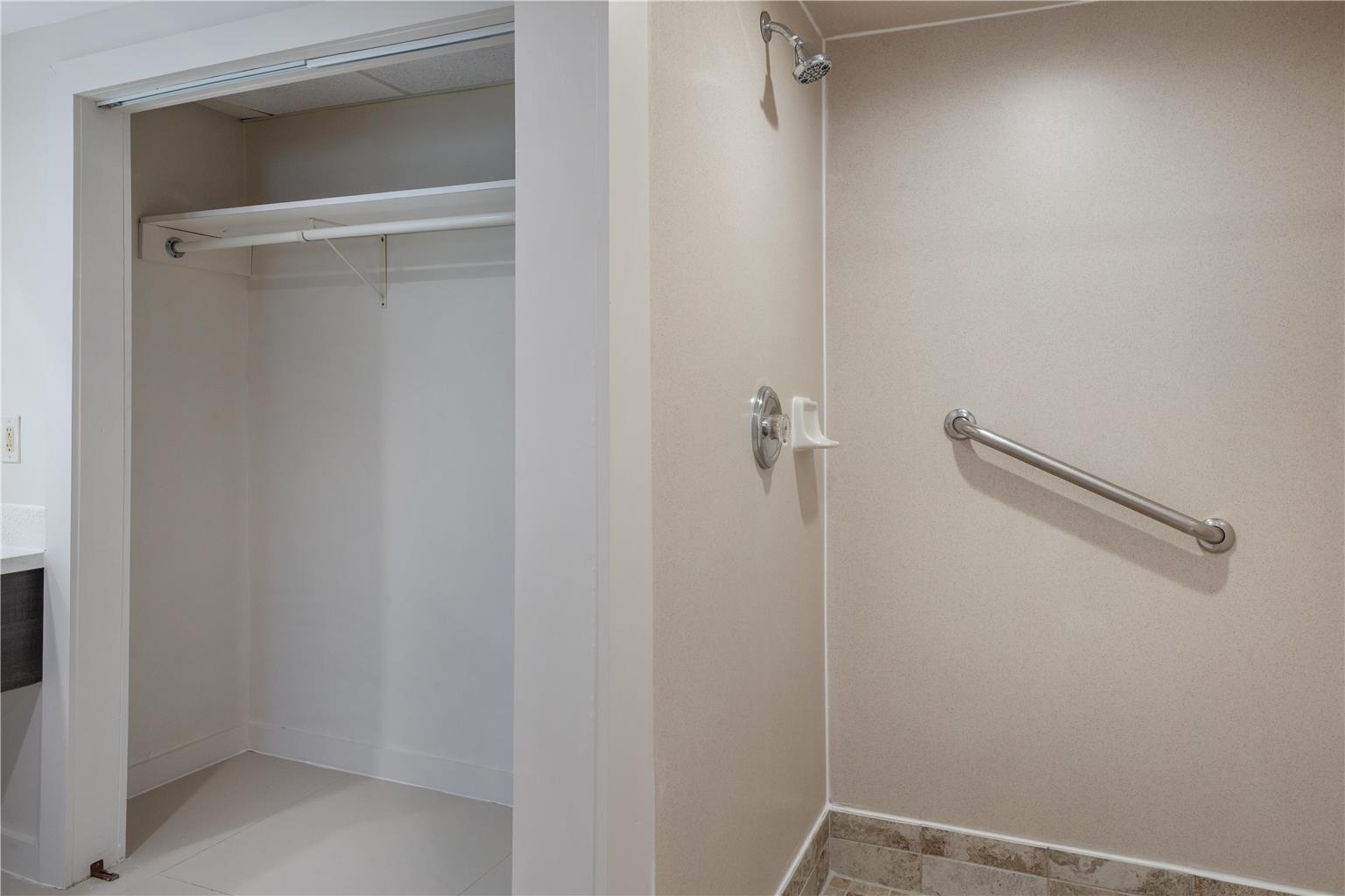 hom hotel suites Trademark Collection by Wyndham - photo 13