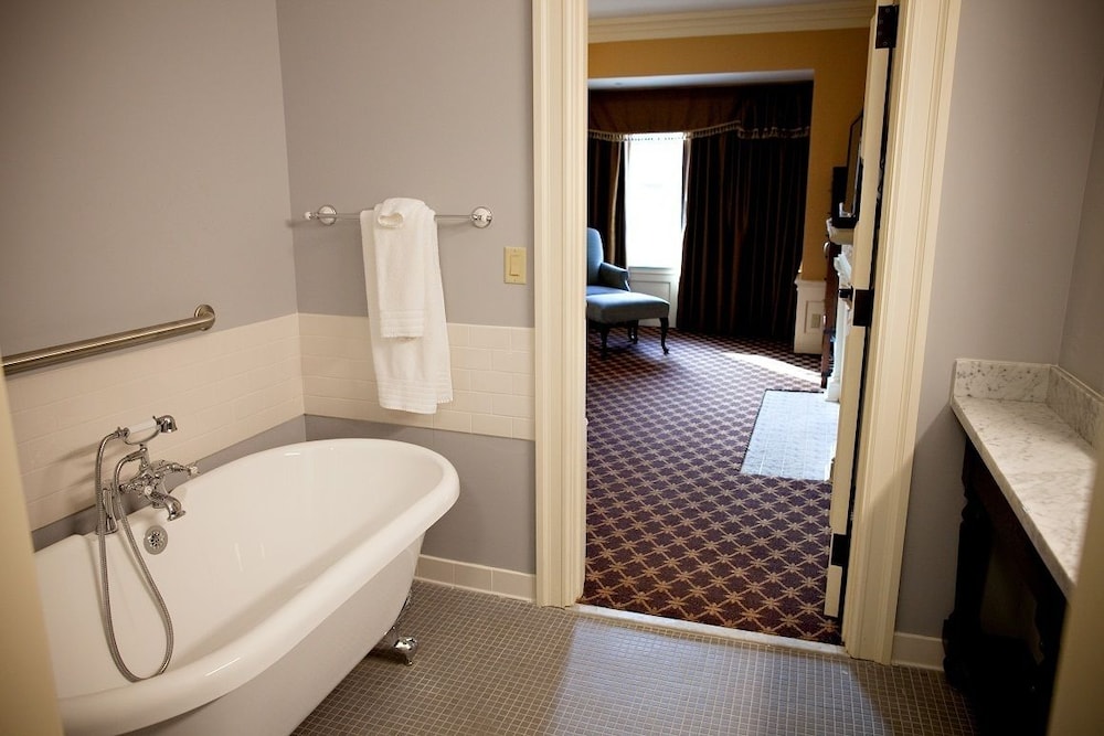 Mansions on Fifth Hotel - photo 40