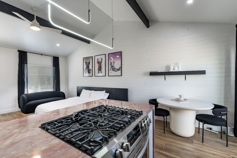 Ash & Ko Boutique Lodging - photo 25