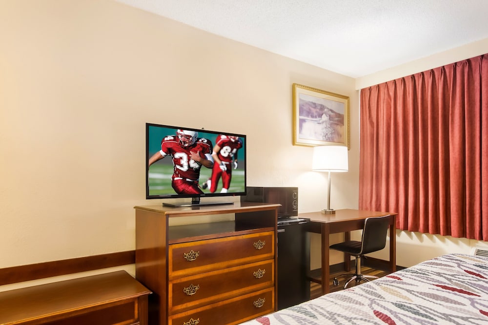 Red Roof Inn Winchester Lexington East - photo 7
