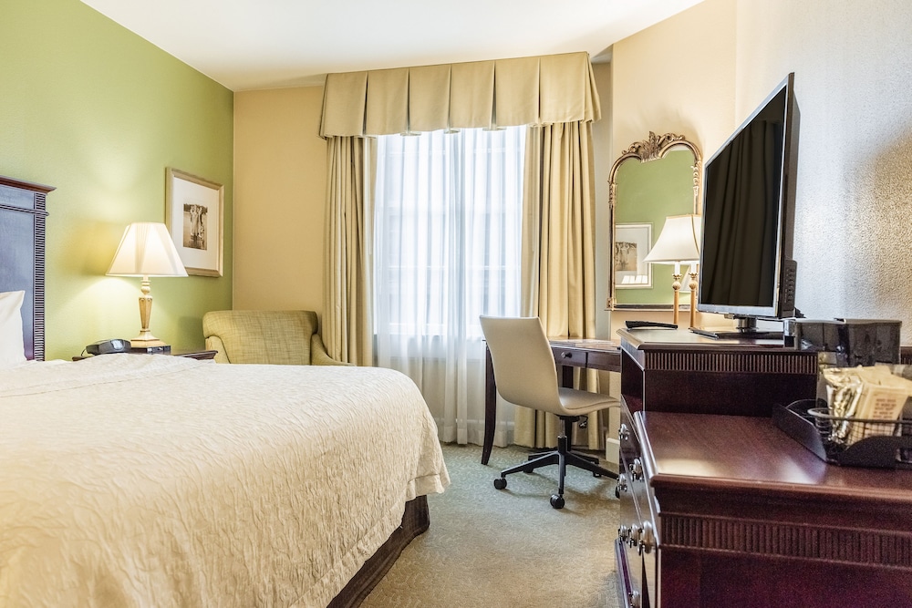 Hampton Inn & Suites Birmingham Downtown Tutwiler - photo 10