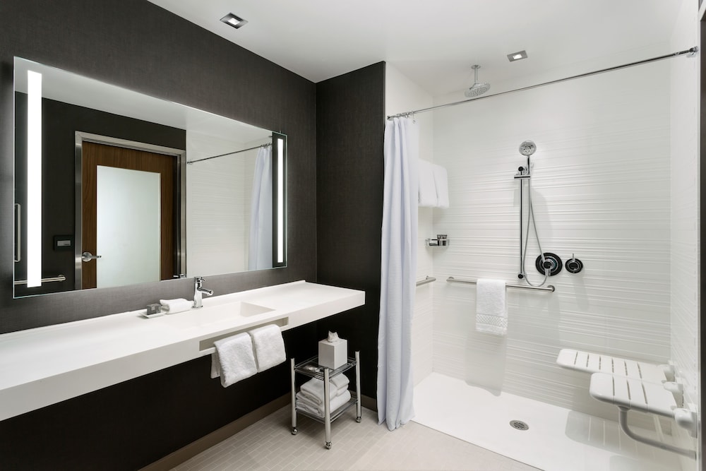 AC Hotel by Marriott San Francisco Airport Oyster Point Waterfront - photo 20