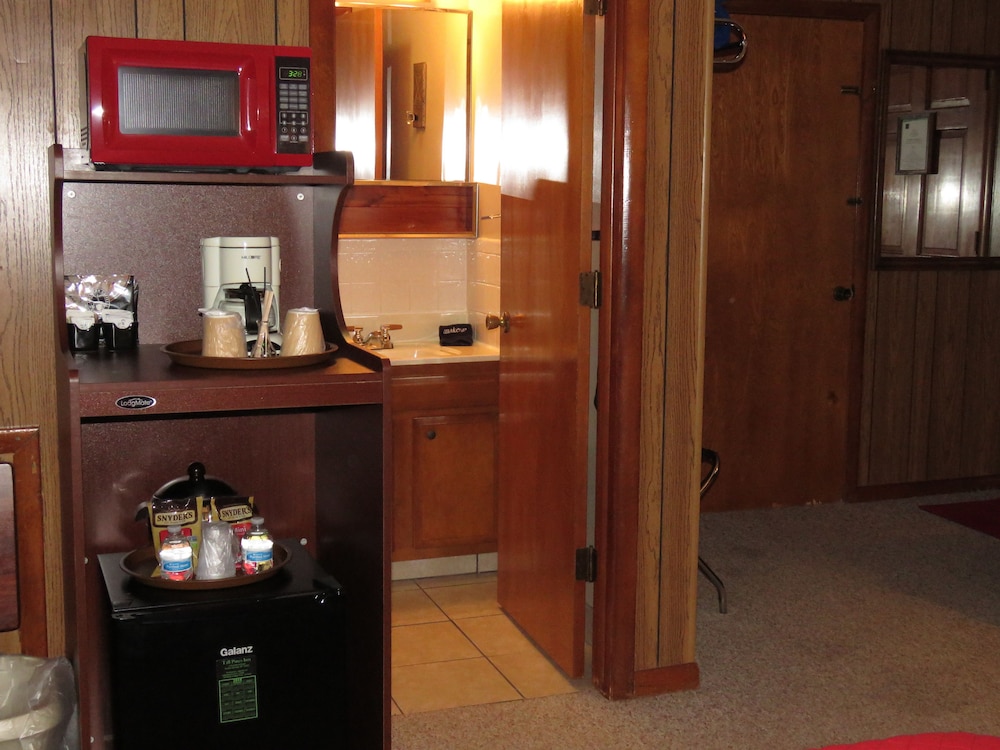 Tall Pines Inn - photo 106
