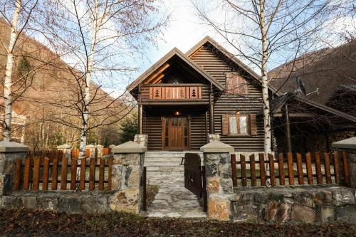 Holiday Home Bianca — 4-Star Luxury Hotel in Kolasin, Montenegro