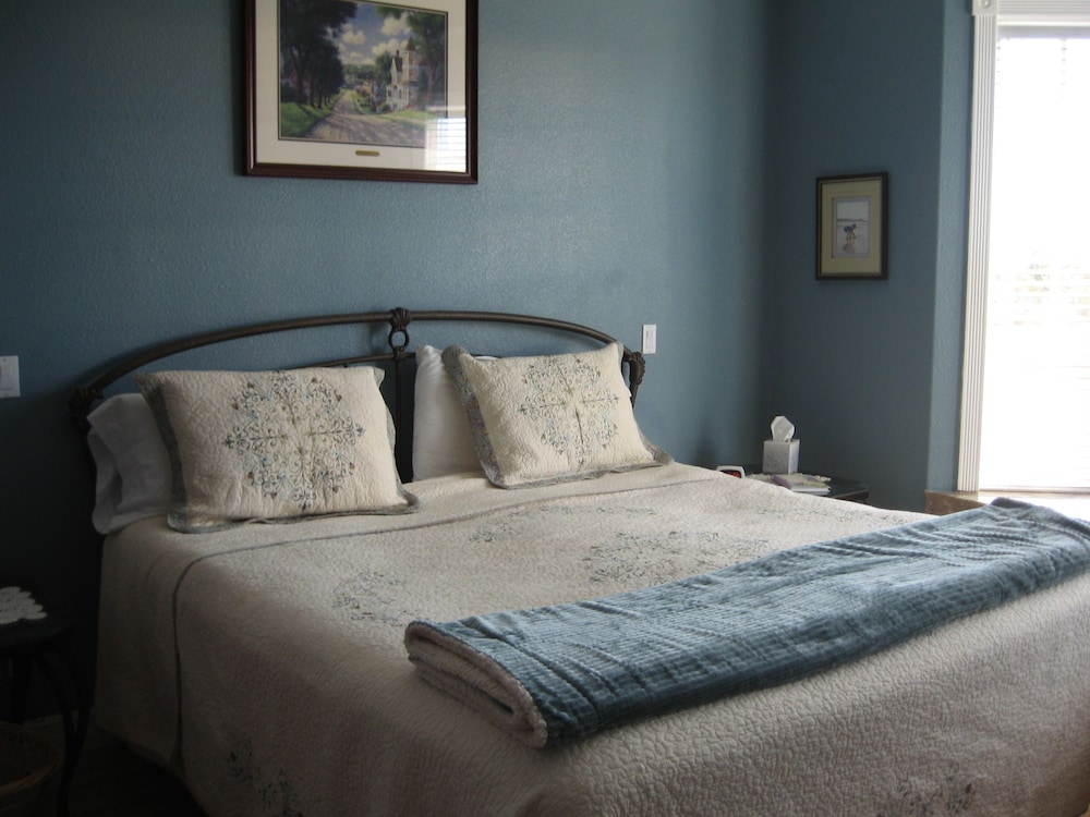 The Collins Inn and Seaside Cottages - photo 7