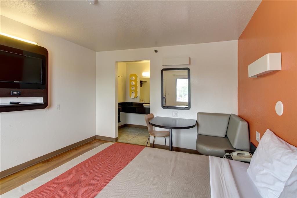 Motel 6 Amherst OH Cleveland West Lorain - photo 13