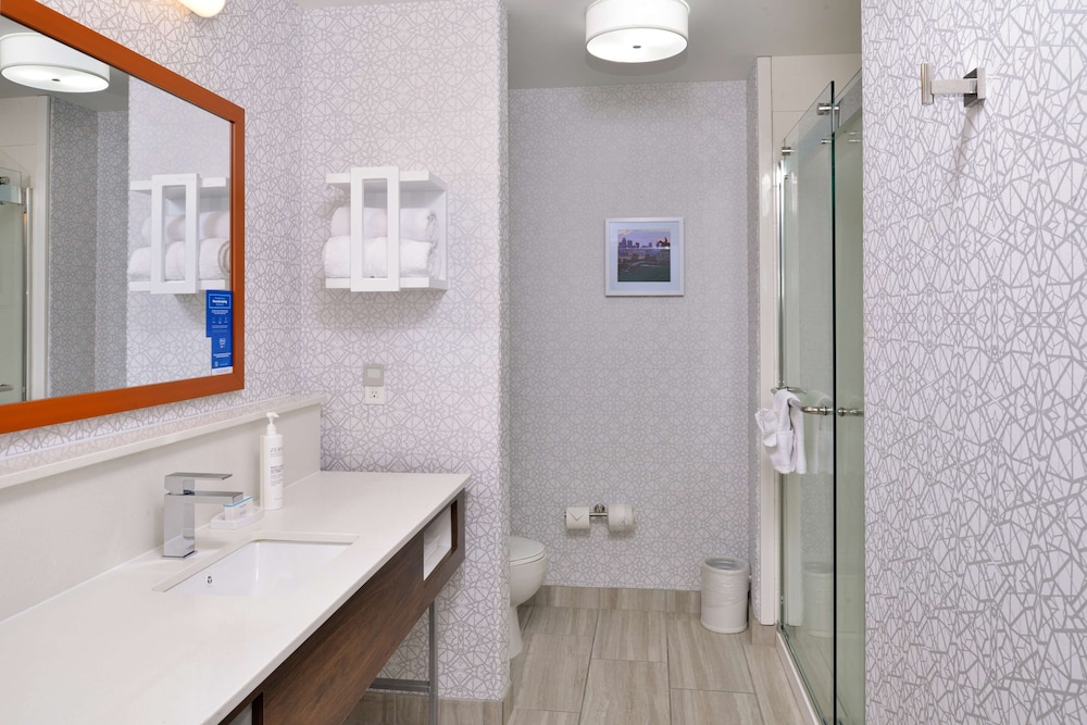 Hampton Inn Kansas City Northeast - photo 40