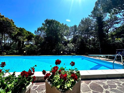 La Grande Villa with Pool — 4-Star Luxury Hotel in Lignano Sabbiadoro, Italy