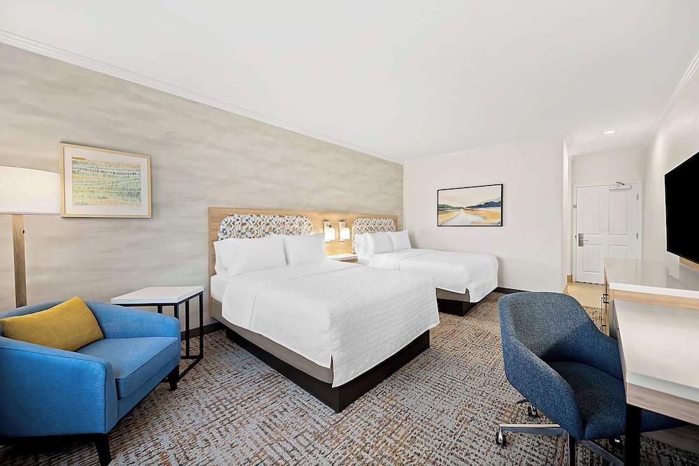 Hampton Inn Morgan Hill - photo 15