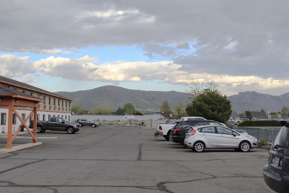 Super 8 by Wyndham Carson City Lake Tahoe - photo 23