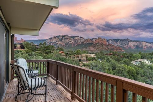 Manzanita OMG Amazing Views Hot Tub Walking Distance To All Uptowns Restaurants Shops in Sedona, United States