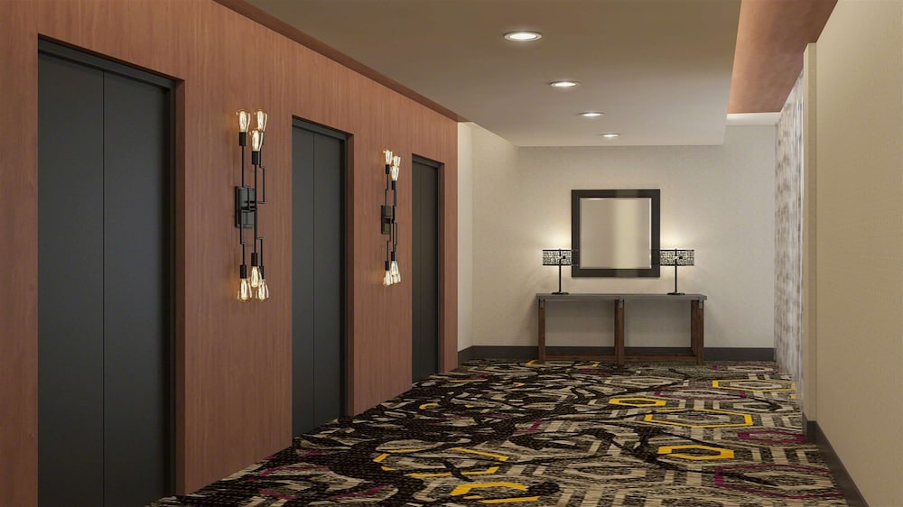 Embassy Suites by Hilton Berkeley Heights - photo 10