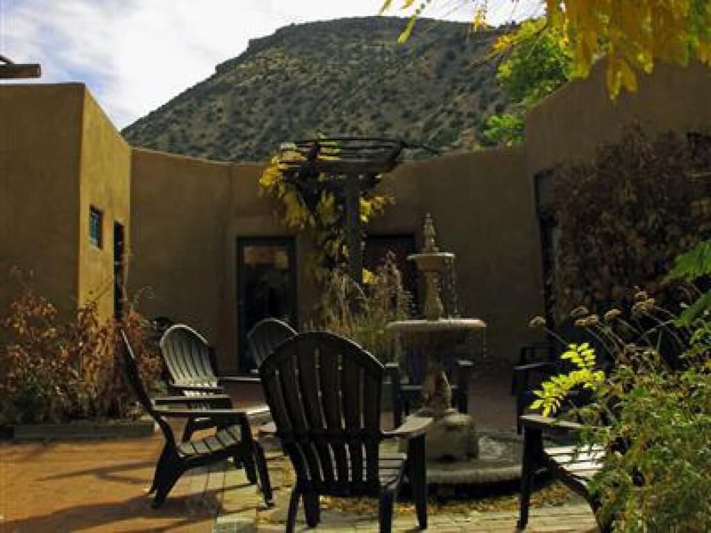 The Abiquiu Inn - photo 49