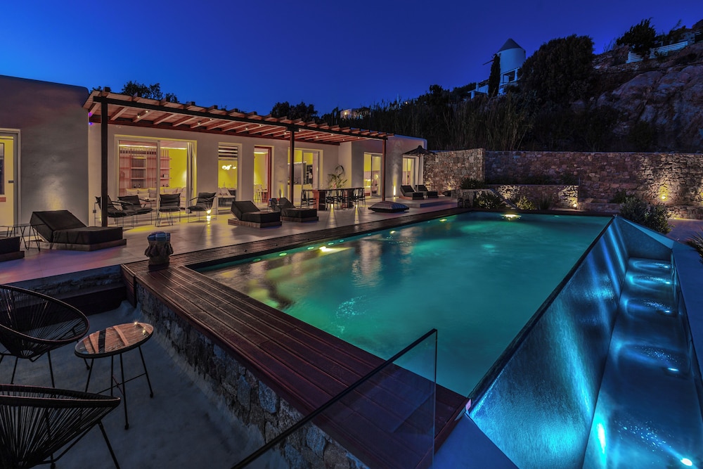 Elit Villa Psarou — 5-Star Luxury Hotel in Mykonos, Greece