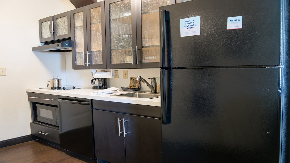 Candlewood Suites Bay City by IHG - photo 22