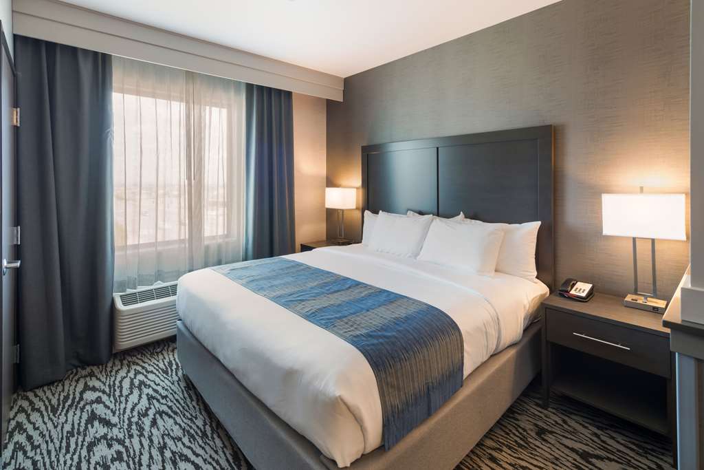 Comfort Suites Kennewick At Southri - photo 26