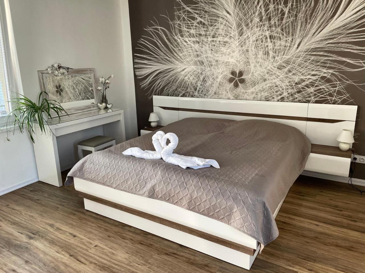 Apartmán až pro 9 osob — 4-Star Luxury Hotel in Humpolec, Czech Republic