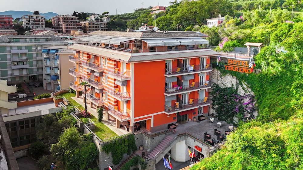 Hotel Tirreno — hotel in Lavagna