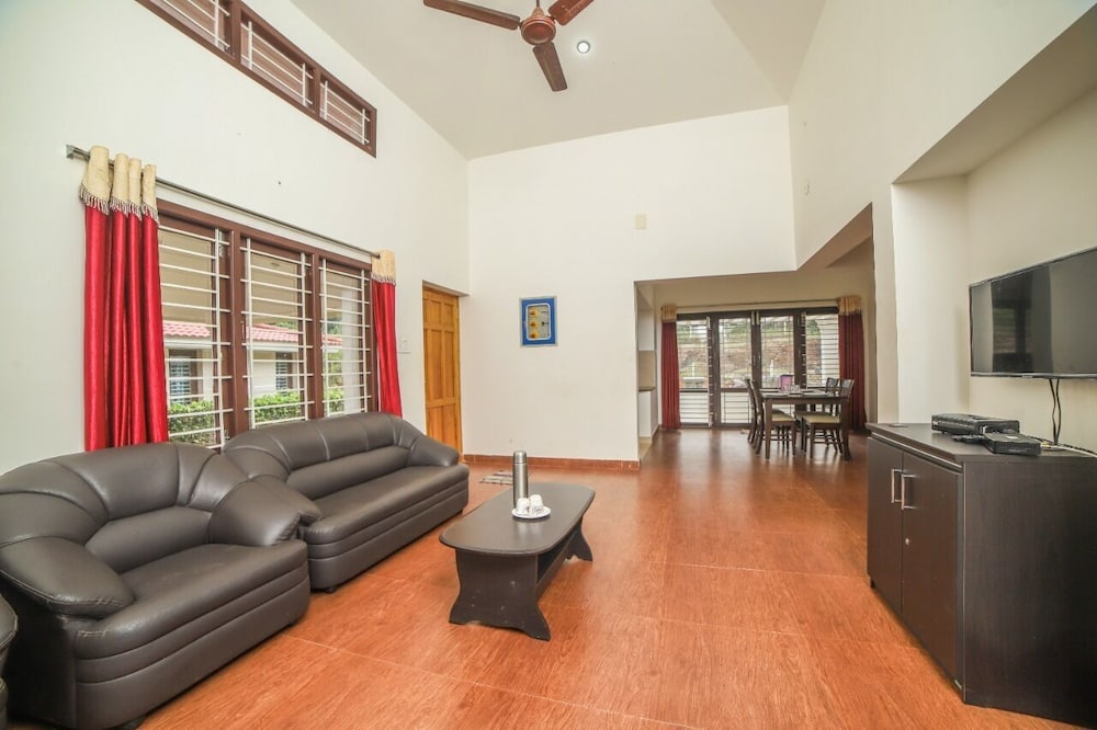 Goldenoaks Resort in Salem, India