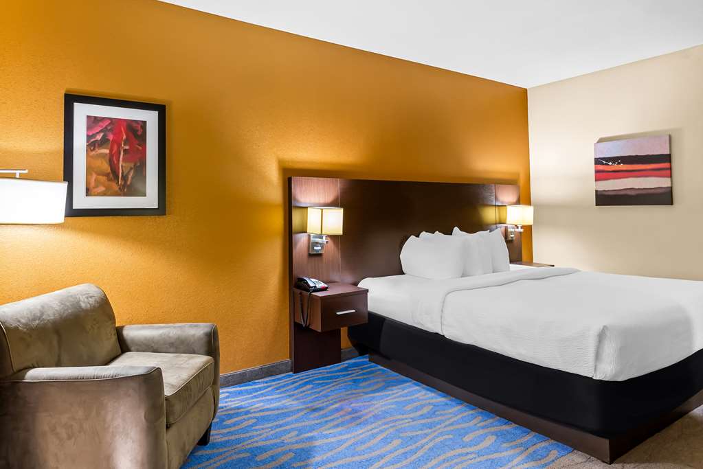 Best Western St. Louis Airport North Hotel & Suites - photo 26