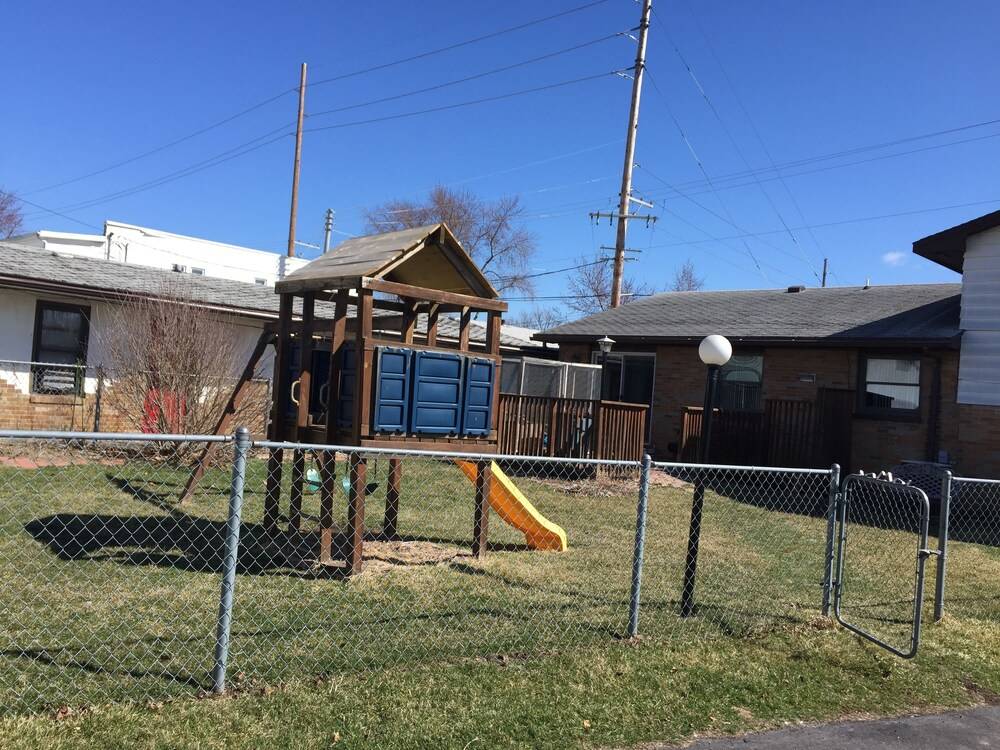 Daniels Motel - photo 18