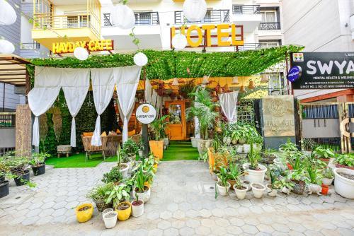 OYO Townhouse 101 Golf Course Road