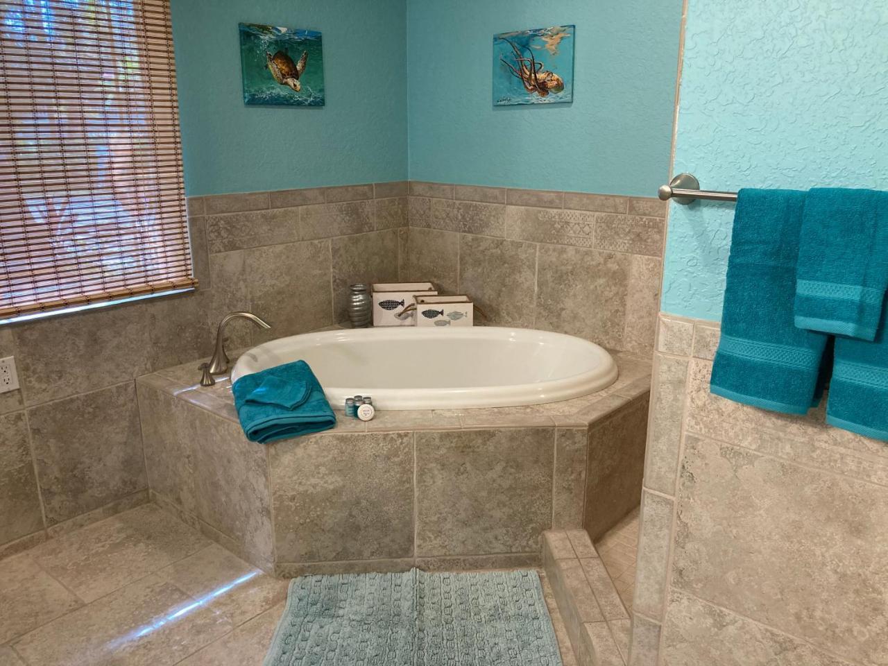 3gulls Inn Ozona Boutique Hotel Steps From Restaurants & Brewery Swimspa Pool Pet Friendly - photo 18