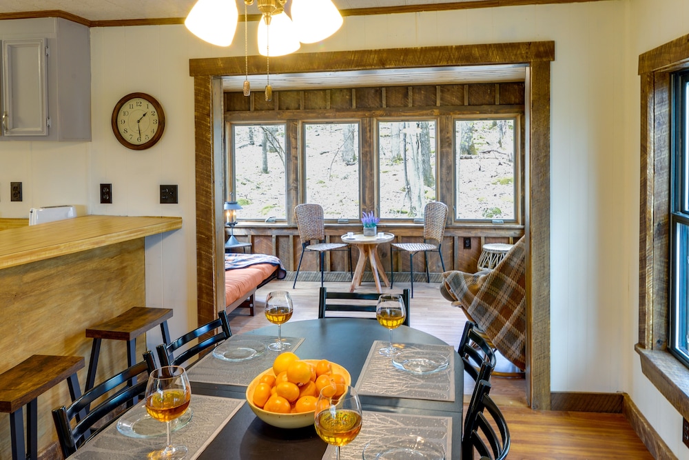 Alpine Lake Resort Cabin Rental w Pool Access - photo 12