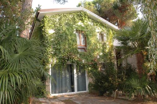 Villa Francesca — 4-Star Luxury Hotel in Lignano Sabbiadoro, Italy