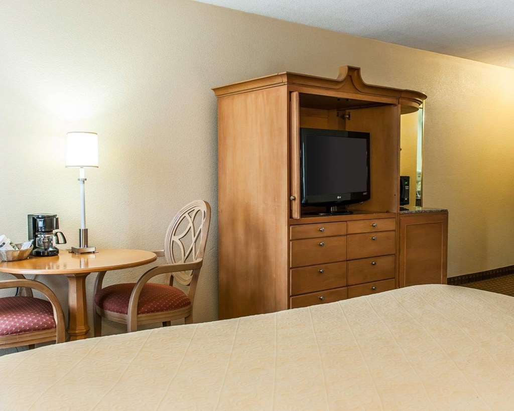 Quality Inn & Suites Shelbyville I 74 - photo 8
